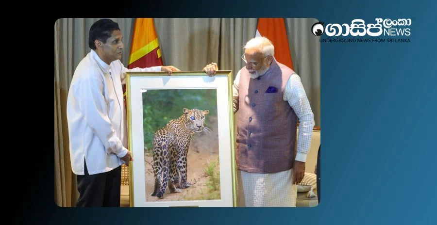 sajith-gifts-a-tiger-statue-to-modi sajith-gifts-a-tiger-statue-to-modi