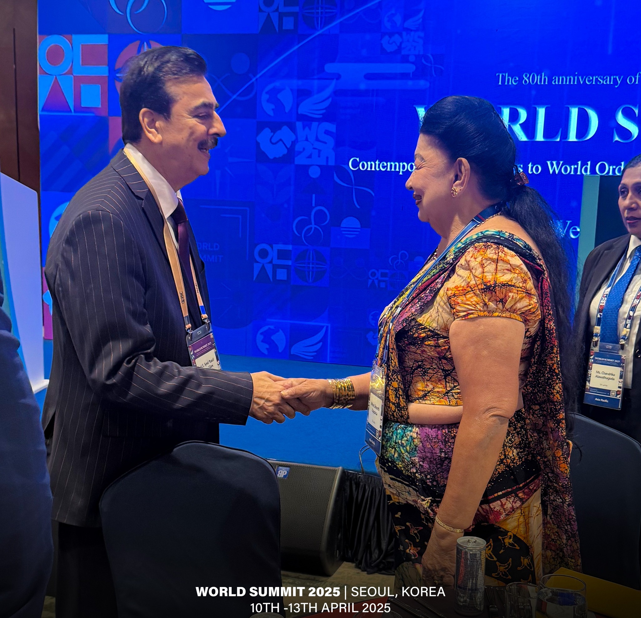 May be an image of 3 people, newsroom and text that says 'The 80th The80thanniversary tanniversary of RLDS toWorldOrd is to World Ord isto Contempo OEAN ハローカ 海大家 WORLD SUMMIT 2025 SEOUL, WORLDSUMMIT2025|SEOU,KORE KOREA 10TH -13TH APRIL 2025'