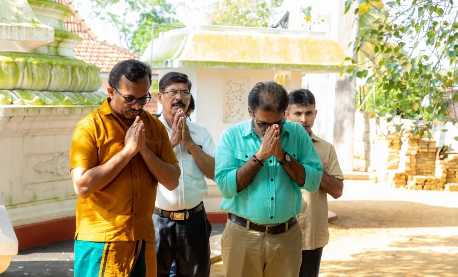 ඇමති හඳුන්නෙත්ති පන්සලේදී