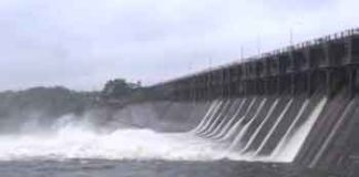 රාජාංගන සහ අංගමුව ජලාශයේ වාන් දොරටු විවෘත කෙරේ