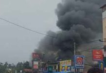 වවුනියාව ප්රදේශයේ වෙළෙඳසැළක ගින්නක්