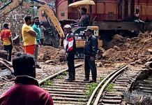 සියලුම දුම්රිය ධාවනයන්ට අයහපත් කාලගුණයෙන් බාධා