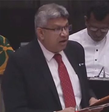 විපක්ෂය කිව්ව අර ඉරාන නැවේ හිටපු ළමයි 300 දෙනා දැන් ලොකු වෙලා ද දන්නෑ – හර්ෂණ නානායක්කාර – Saru News | සිංහල