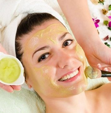 ස්වභාවික ද්රව්ය අඩංගු ෆේස්පැක් කිහිපයක්.