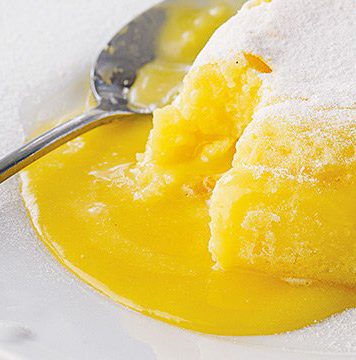 නත්තල් මේසෙට කේක් – වයිට් චොකලට් ලාවා කේක්.