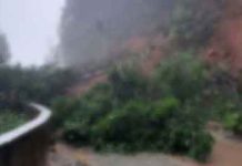 රතු නිවේදන නිකුත් කර තිබූ දිස්ත්රික්ක තුනක පවුල් කිහිපයක් ආරක්ෂිත ස්ථාන වෙත