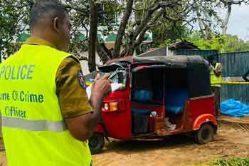 ත්රීරෝද රථ රියදුරු ඝාතනය කර රිය පැහැරගත් 16 හැවිරිදි සැකකරු අල්ලයි