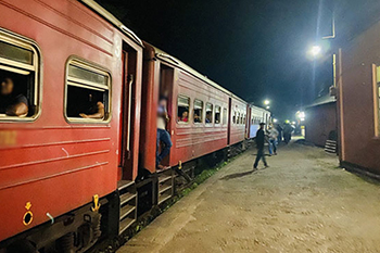 මීනගයා දුම්රිය යළිත් ගමන් අරඹයි