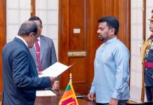 දකුණු පළාත් නව ආණ්ඩුකාරවරයා දිවුරුම් දෙයි
