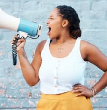 අවධානෙද ඉල්ලන්නෙ?