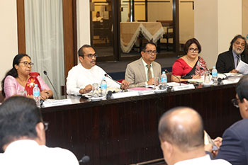 ජාත්යන්තර කාන්තා දිනය වෙනුවෙන් කල් තැබීමේ විවාදයක්