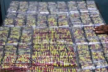 රුපියල් ලක්ෂ 30ක මත්කරල් තොගයක් සමඟ පුද්ගලයින් තිදෙනෙකු දැලේ