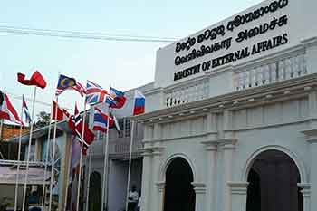 ගැටුම් නතර කරන්නැයි ශ්රී ලංකා රජය ඉල්ලයි