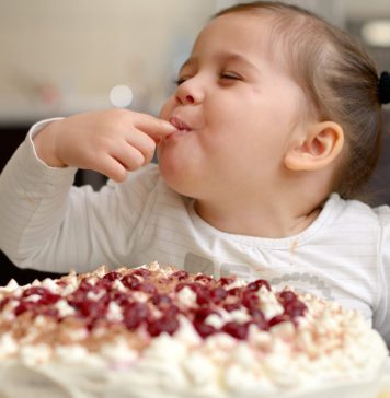 අලුත් අවුරුදු කැවිලි මේසය 3 – පොඩිත්තන්ට කැවිලි ජාති..