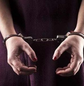 නීතිවිරෝධීව පෙට්රල් ලීටර් 48ක් සඟවාගෙන සිටි කතක් රක්ෂත බන්ධනාගාරයට – Saru News | සිංහල