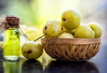 හිසකෙස් වැටීම පාලනය කරන ඖෂධීය තෙලක්