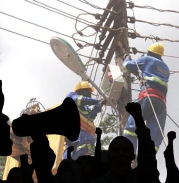 ලංවිම වෘත්තීය සමිති වර්ජන කරද්දී රේගුව කළු පටි බැඳ සේවයේ