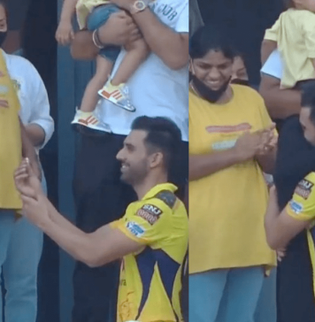 ක්රීඩා පිටිය මැද දනින් වැටී පෙම්වතියට විවාහ යෝජනා කළ ක්රිකට් තරුව