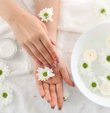 Manicure එකක් ගෙදරදීම හරියට කරගන්නේ කොහොමද ?