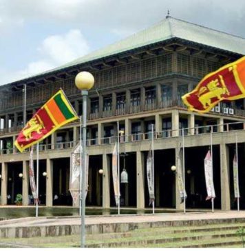 පාර්ලිමේන්තුවේ පුටු පෙරළියක් අල්ලස් කොමිසම නවත්වයි