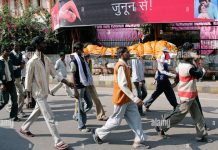 විකුණන්න පුළුවන්නම් මිනිය කාගෙ වුණත් කමක් නැහැ.