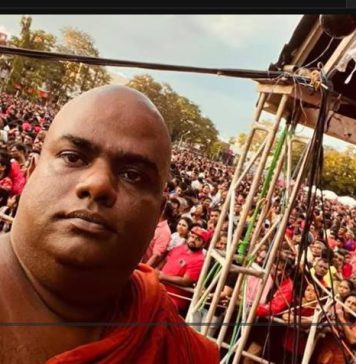 සංඝභාවය රැක ගැනීමට නොහැකි වූ රාජංගනේ හාමුදුරුවෝ ක්රිකට්භාවය රැක ගැනීමට නායකත්වය දීමට එයි.