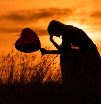 ඒකපාර්ශවීය ආදරයක් තුල ඔබත් වේදනාවෙන්ද ?