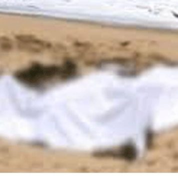 ගල්කිස්ස – රත්මලාන මුහුදු තීරයේ අත්හැර දැමූ බෝට්ටුවකින් තරුණියකගේ මළ සිරුරක් හමුවෙයි