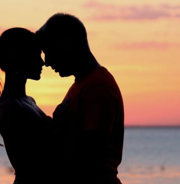 ඔබේ සබඳතාවය ශක්තිමත්ව සහ සෞඛ්යමත්ව තබාගන්න ක්රම 15ක්