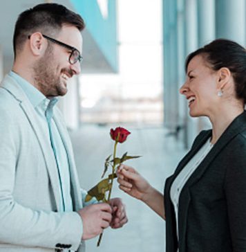Office Romance එකක් තියෙනම් මොකද කරන්නෙ?
