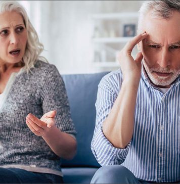 අවුරුදු විස්සකට පසු දික්කසාද වෙන්න හිතපු ජෝඩුවක්