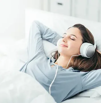 නින්ද යන්නෙ නැත්තම් Deep Sleep Music අහන්න!