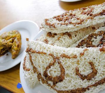 අලුත් අවුරුදු කැවිලි මේසය 4 – ආස්මී