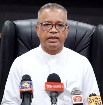 පෞද්ගලික අංශයට බැනලා වැඩක් නෑ. වී මිල ප්රශ්නය විසඳන්න අවුරුදු දෙකක්වත් යනවා – ඇමති ලාල්