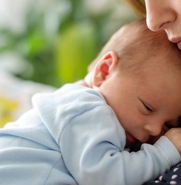 අම්මා නුඹයි මගෙ දරු දැරියන් රකින