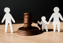 දරුවා හා තමා නොසලකා මහණ වූ සැමියාට නඩු දැමූ බිරිඳකගේ සත්ය කතාවක්