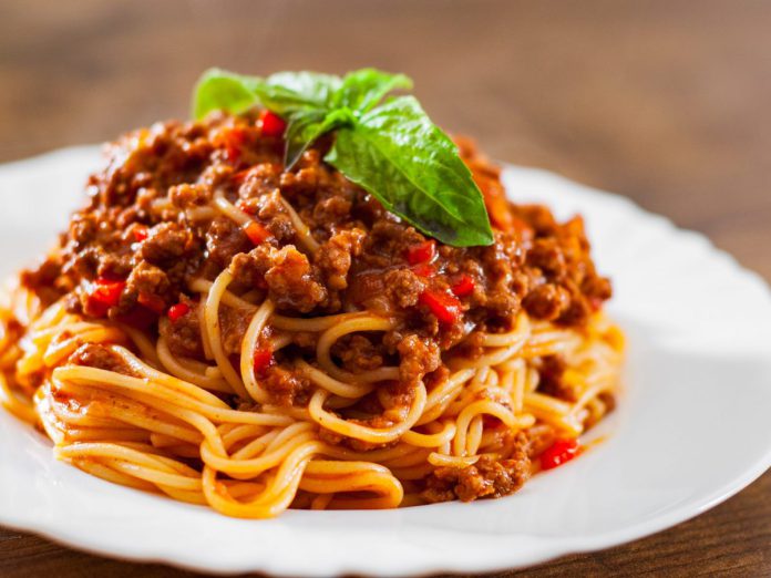 spaghetti-bolognese-1200x900-1.jpg