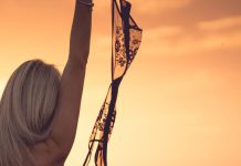 නිවසේදීම පියයුරු එල්ලා වැටීම වළකා ශක්තිමත් කරගන්නේ මෙහෙමයි