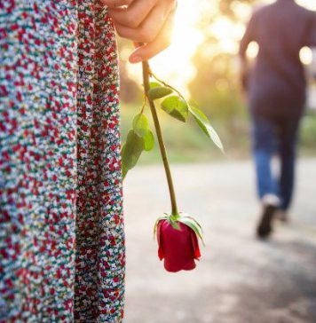 ඔබ රිදවූ පරණ ප්රේමය අමතක කර ජීවිතේ අලුතින් පටන් ගන්න ටිප්ස් හයක්..