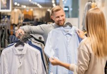 ආදරවන්තයාට Shirt එකක් තෑගි දෙන්න කලින් මේ දේවල් ගැන හිතන්න.