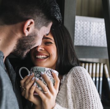 ලෝකයේ ඉන්න සතුටුදායකම ගැහැනිය ගොඩ නගන්න ආදරණීය පිරිමි හිතකට පුළුවන්.