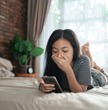 අසැබි ඡායාරූප ප්රසිද්ධ කරන බවට බිය ගන්වා කාන්තාවන්ගෙන් මුදල් සෙවූ පුද්ගලයෙක්.