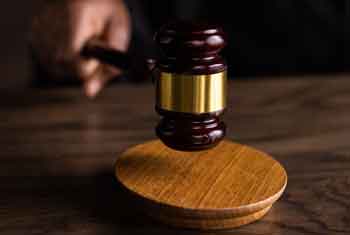 පාර්ලිමේන්තුවේ නියෝජ්ය මහ ලේකම්ගේ වැඩ තහනම් කිරීමට එරෙහි පෙත්සම කැඳවීමට දින දෙයි