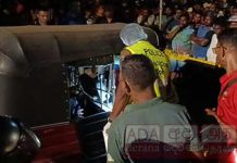 කපා කොටා ඝාතනය කළ සිරුර ත්රීරෝද රථයක් තුළ තිබී සොයාගනී