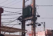 කළුතර දිස්ත්රික්ක ලේකම් කාර්යාලය ඉදිරිපිට ට්රාන්ස්ෆෝමරයක ගින්නක්