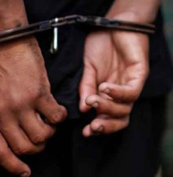 ව්යාජ ආදායම් සහතිකයක් නිකුත්කළ විශ්රාමික ග්රාම නිලධාරිවරයෙකු අත්අඩංගුවට