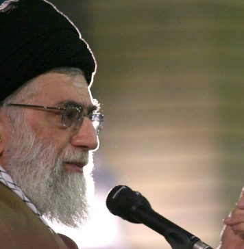 අයතුල්ලා අලි කමේනි: ඉරානයේ ‘නොසැලෙන බලය’ : ඔහු මියගිය පුවත ඇත්තක්ද?