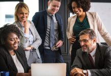 Work-Friendships තියාගන්නෙ කොහොමද?