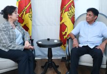 ආර්ථික ප්රතිසංස්කරණ ගැන කතා කරන්න විපක්ෂ නායක ආර්ථික විද්යාඥ එලේනා පැනරිටිස් හමුවෙයි!