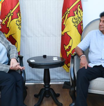 ආර්ථික ප්රතිසංස්කරණ ගැන කතා කරන්න විපක්ෂ නායක ආර්ථික විද්යාඥ එලේනා පැනරිටිස් හමුවෙයි!